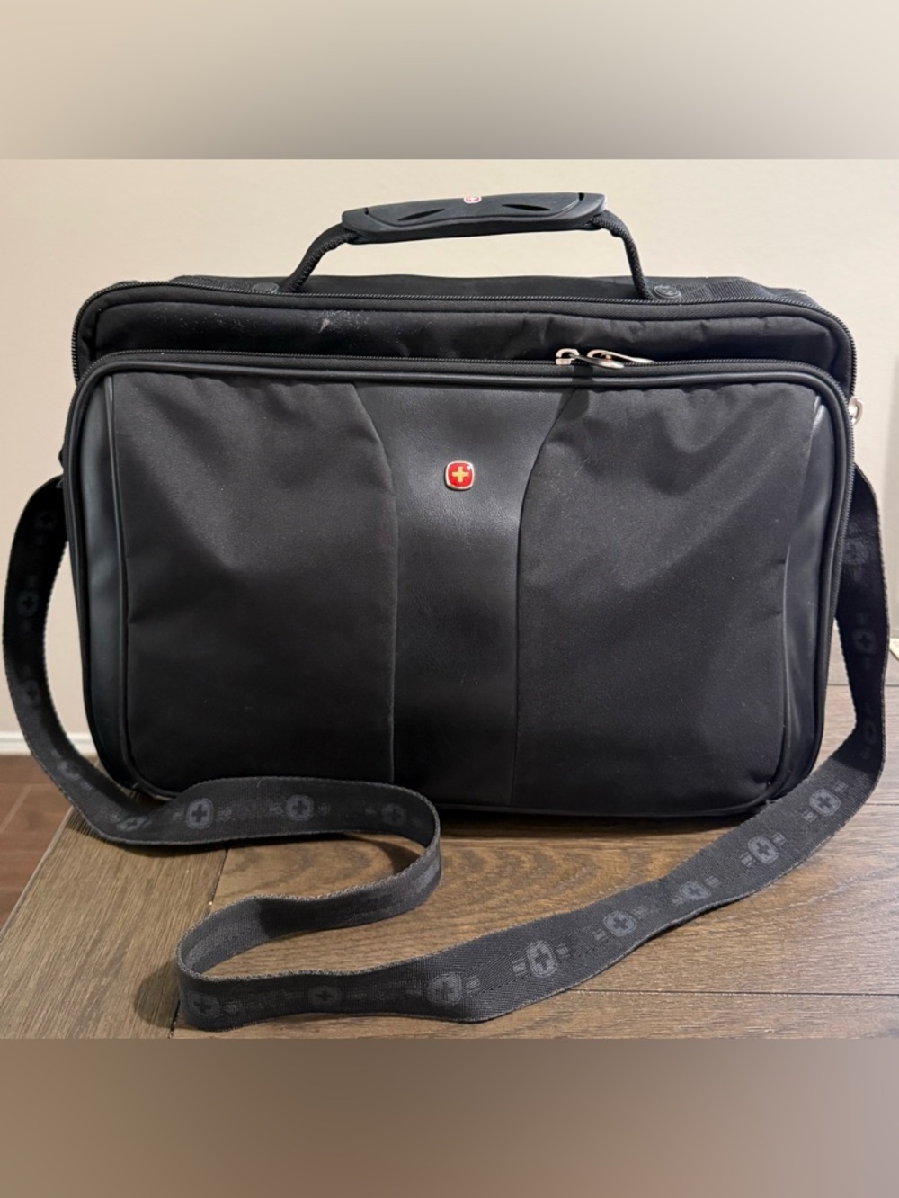 Wenger Patriot Black Laptop Shoulder Bag